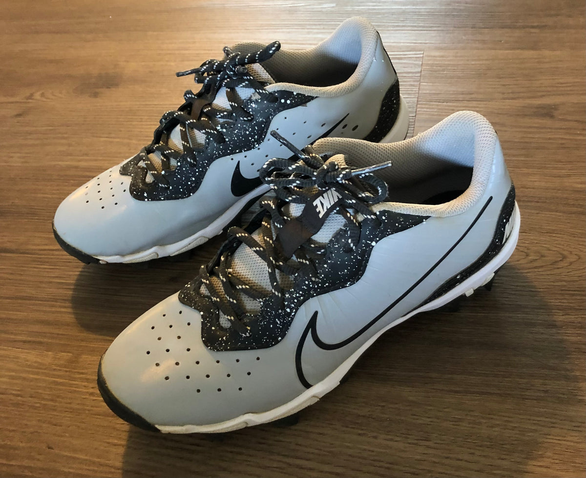#137 Nike baseball cleats men’s size 7
