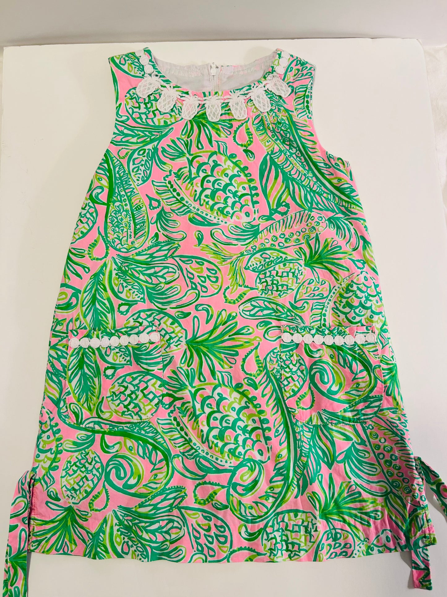 #142 Lilly Pulitzer girls pink and green dress size 7- EUC