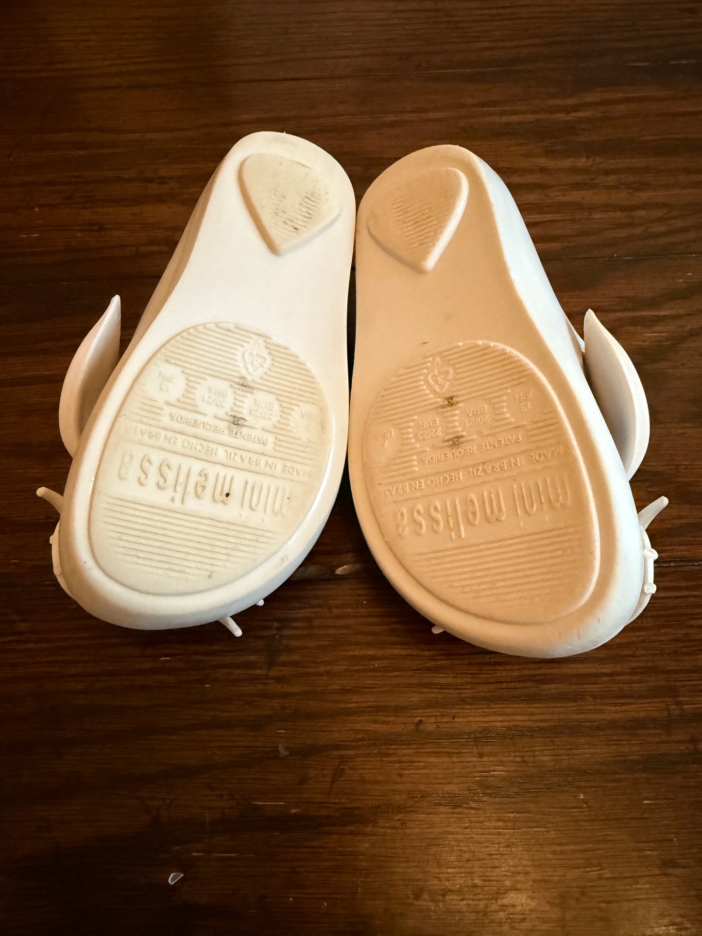 #180 Girls Shoe 7 Mini Melissa White Bunny