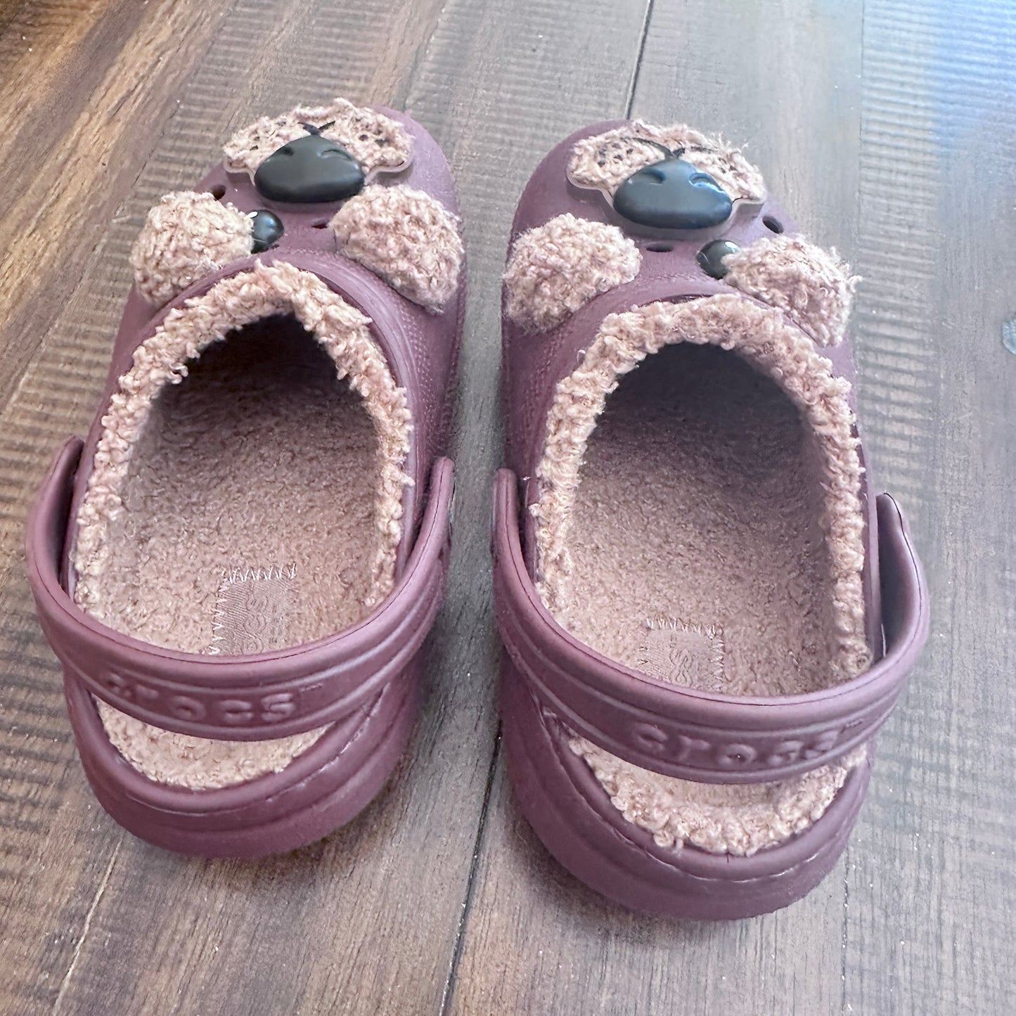 Seller 147 | reduced Unisex toddler 10 Crocs | like new!