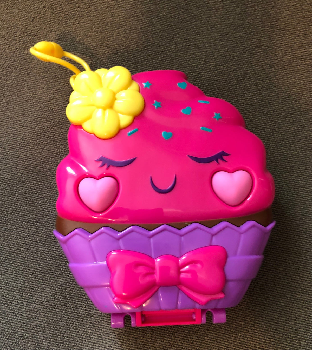 #137 Polly pocket cupcake