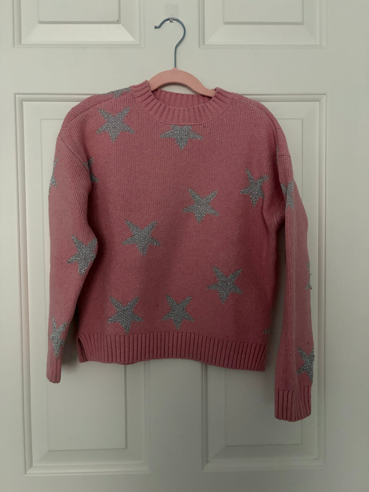 #30 girls old navy pink sweater and silver stars, size 8 (M)