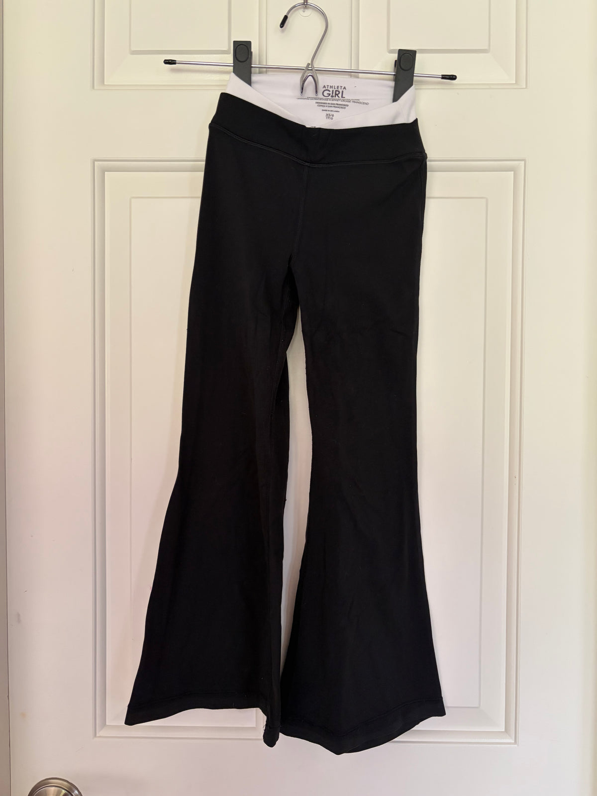 #30 Girls Athleta Girl black/white legging, size 6