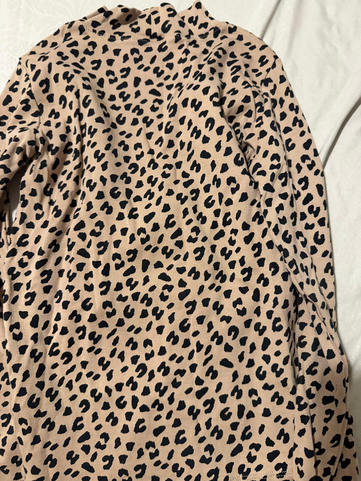 #55 girl H&M long sleeve top size 8