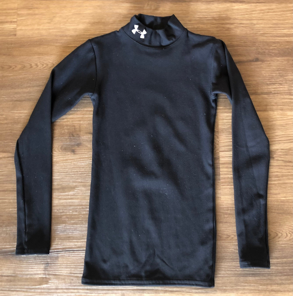 #137 Under Armour youth small cold gear, very fitted