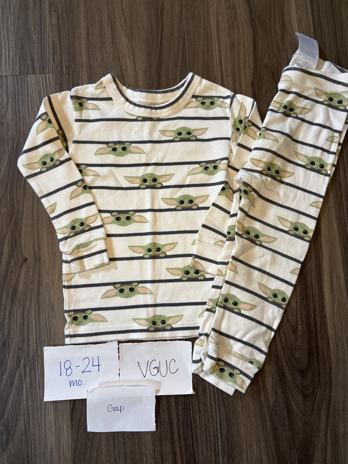 #138 - 18-24 Mo VGUC Gap Baby Yoda PJs