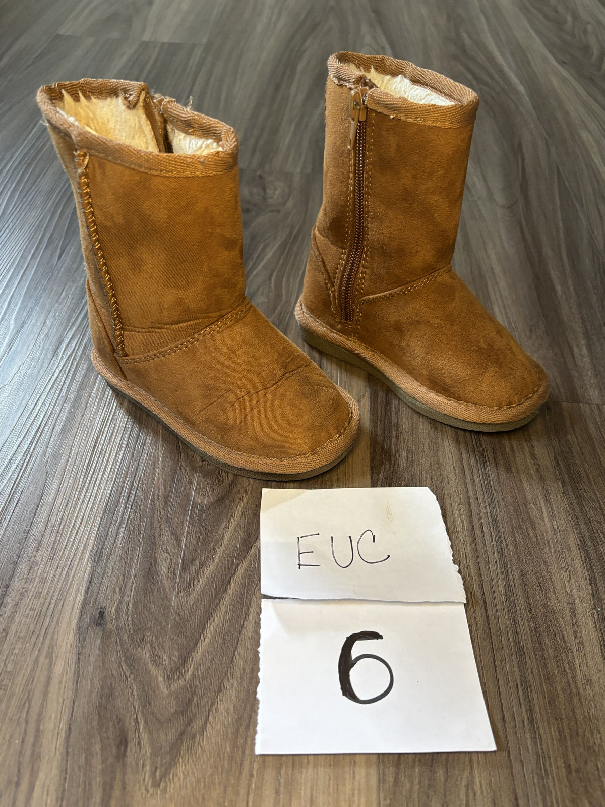 #138 - 6T Shoe EUC Tan Boots