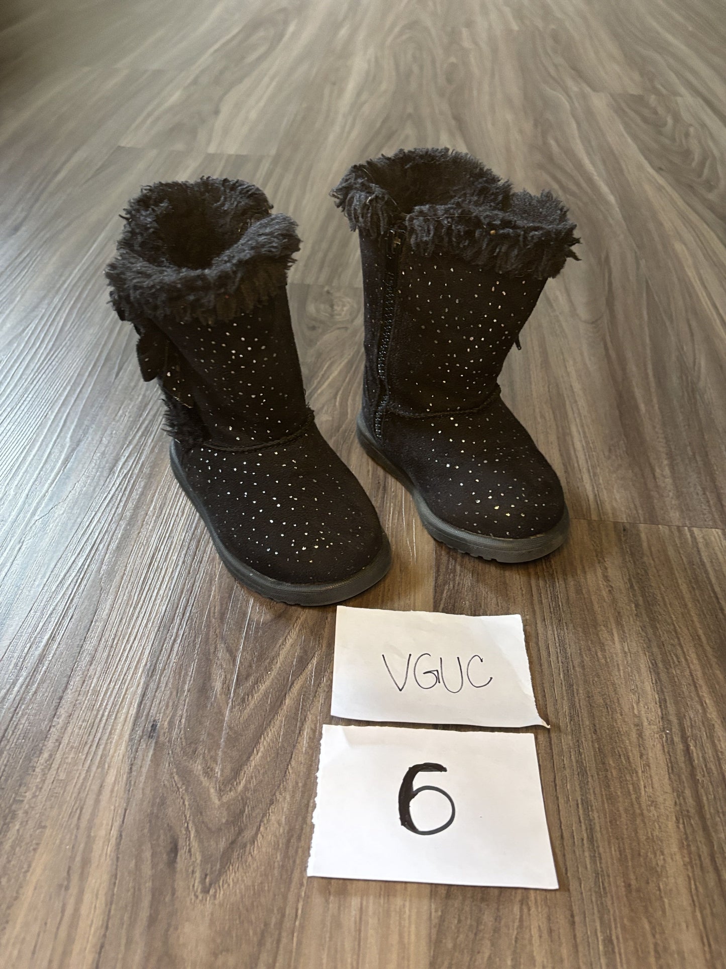 #138 - 6T Shoe VGUC Black Sparkly Boots