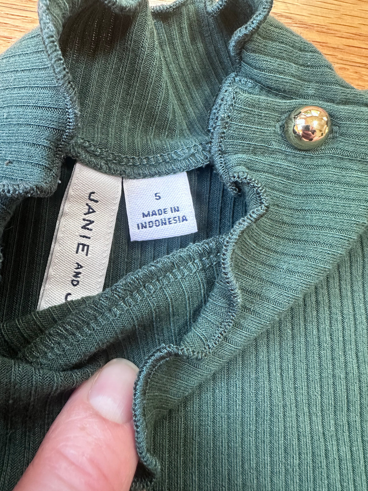 #104 Janie and Jack girl size 5 hunter green top with gold buttons