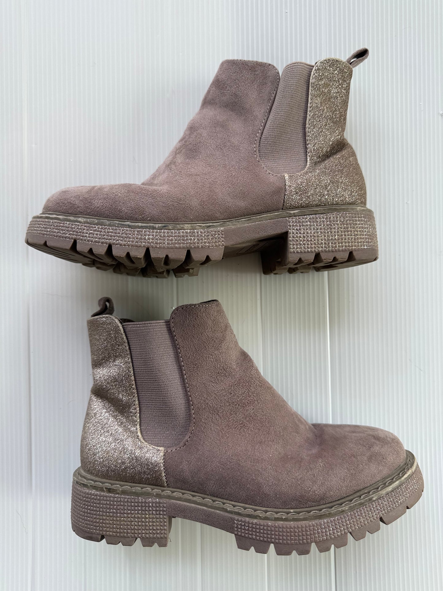 #167 Steve Madden Girls 1Y Boots