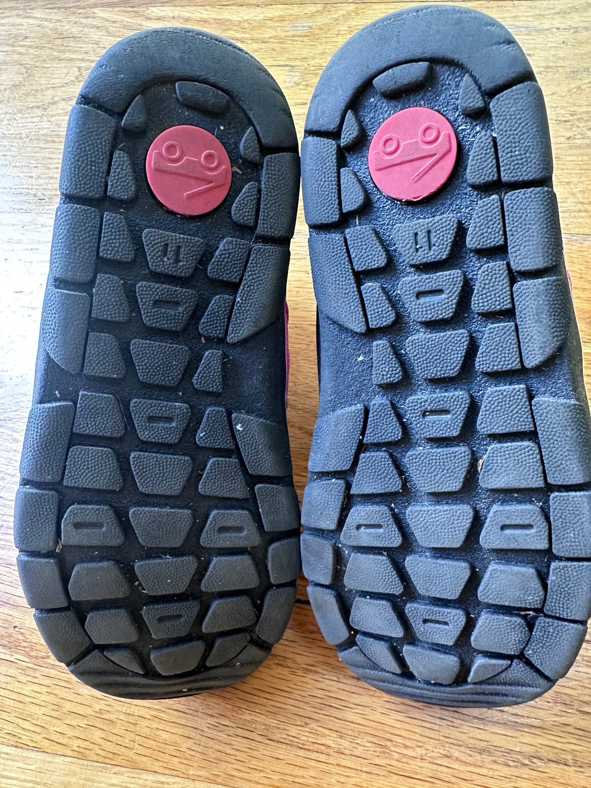#104 See Kai Run size 11 girl winter boot