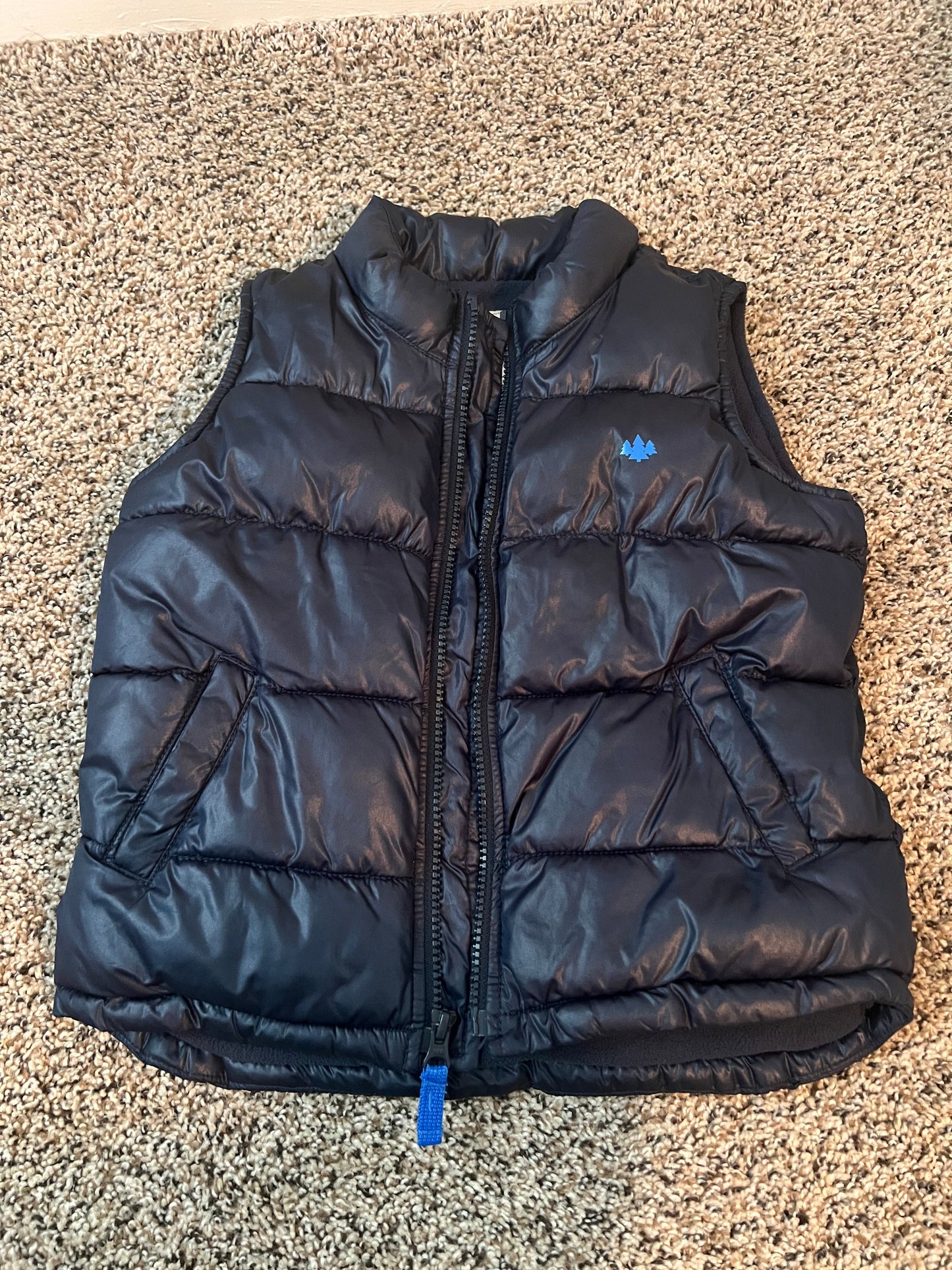 Seller 130 Boys 4T Old Navy puffer vest navy blue