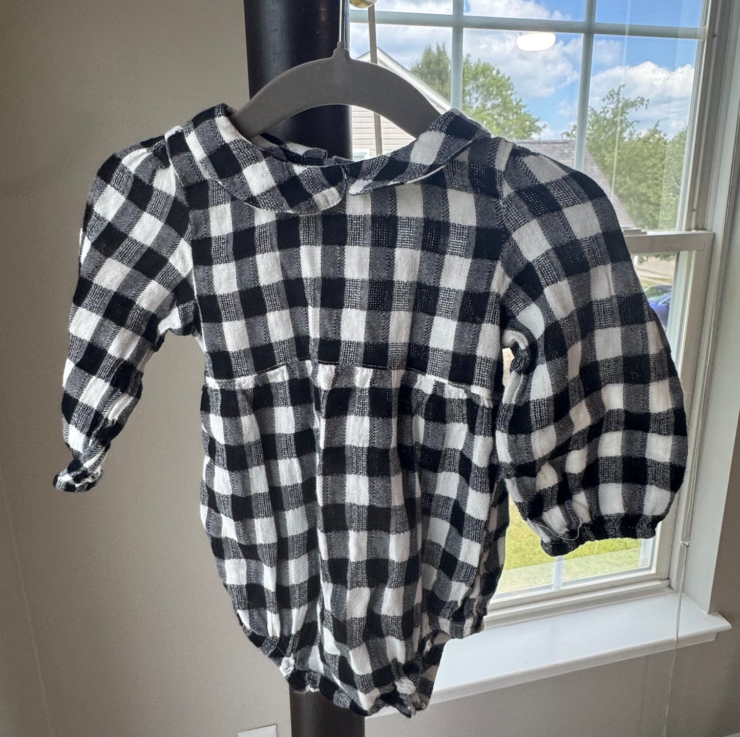 #113 Cat & Jack girls 6-9 month romper