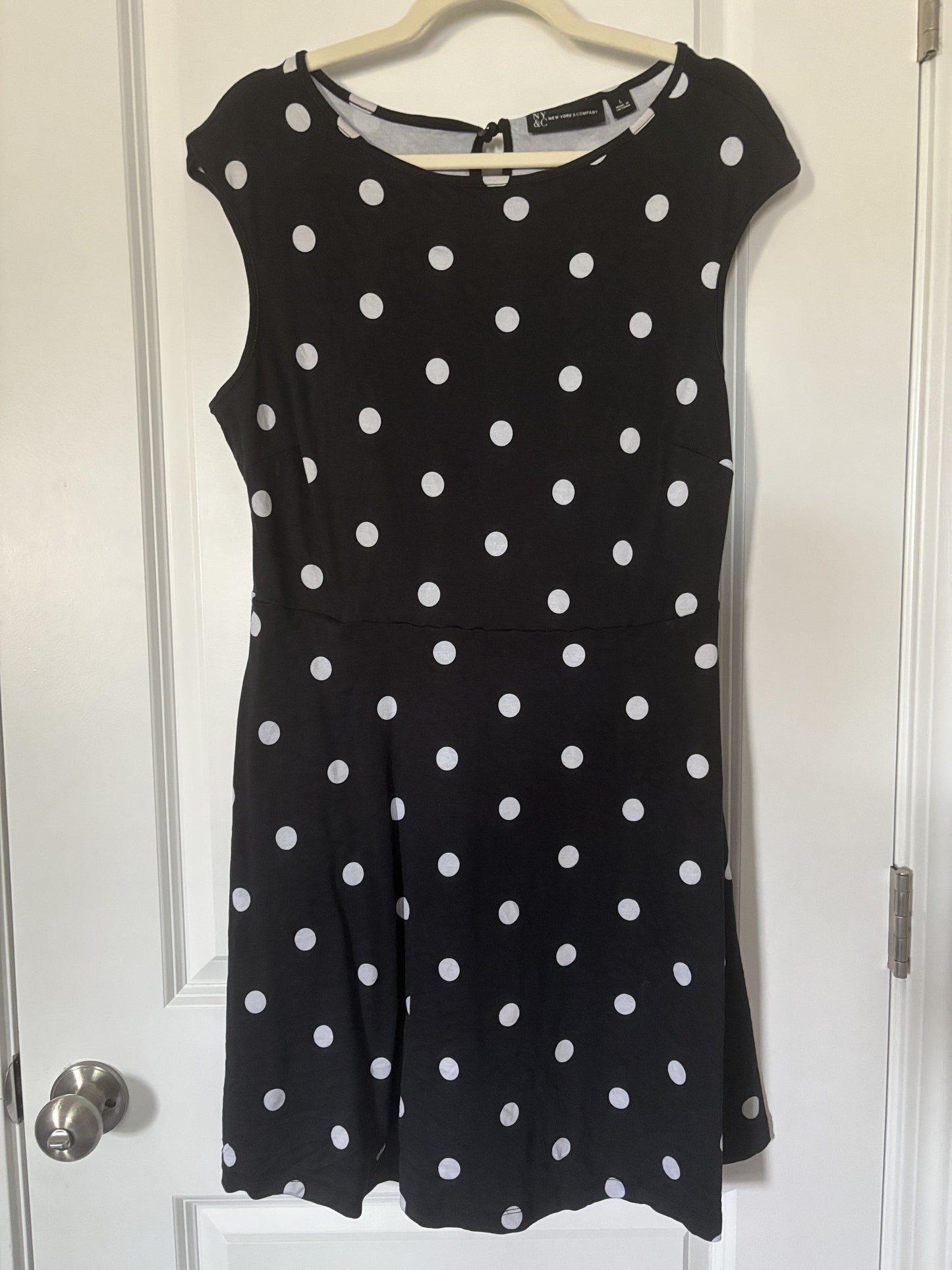 #138 - L - VGUC New York & Co - Black Polka Dot Dress - PU 45236
