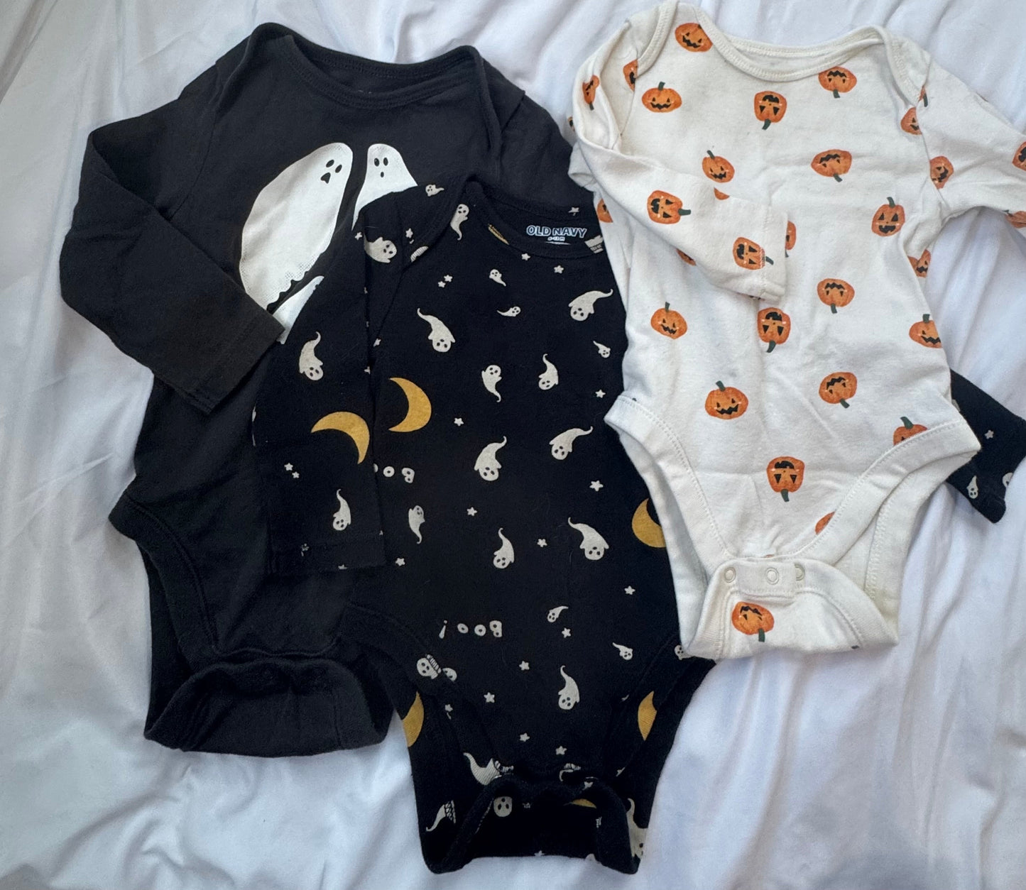 #113 Old Navy Halloween Onsie bundle 6-12 month) *reduced*
