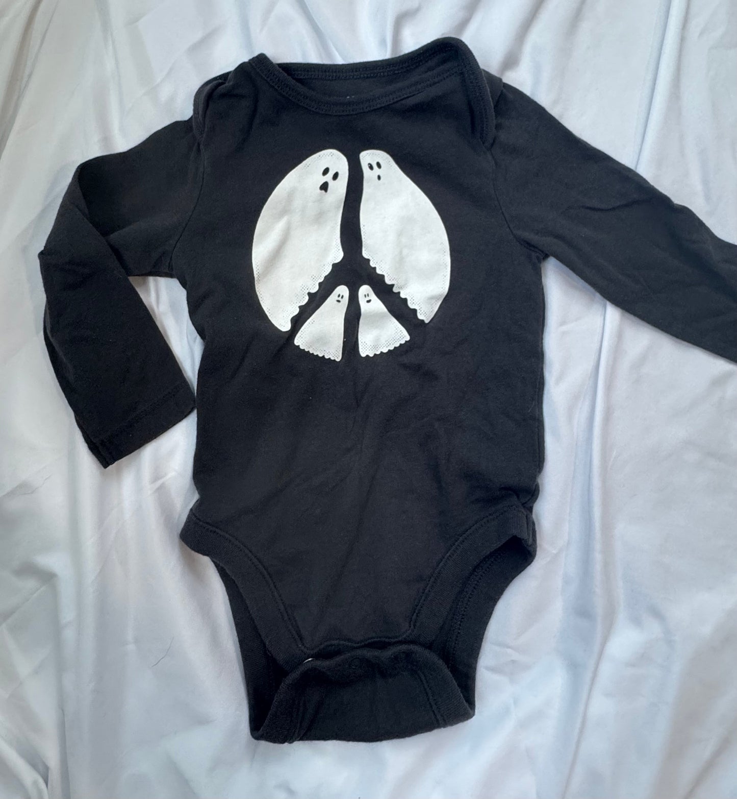 #113 Old Navy Halloween Onsie bundle 6-12 month) *reduced*