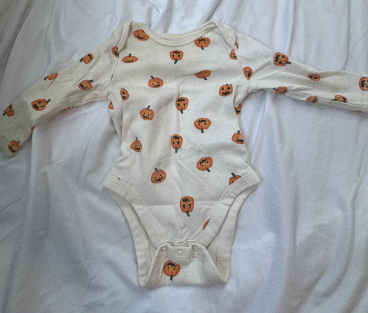 #113 Old Navy Halloween Onsie bundle 6-12 month) *reduced*