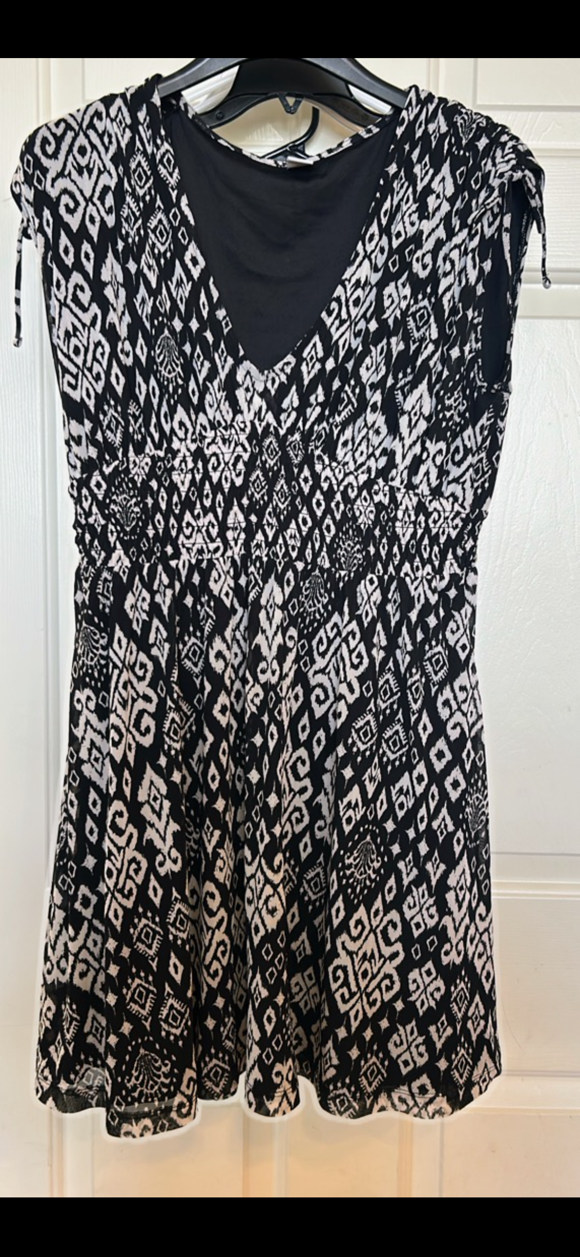 #34 Old Navy black and white Women's dress petite M