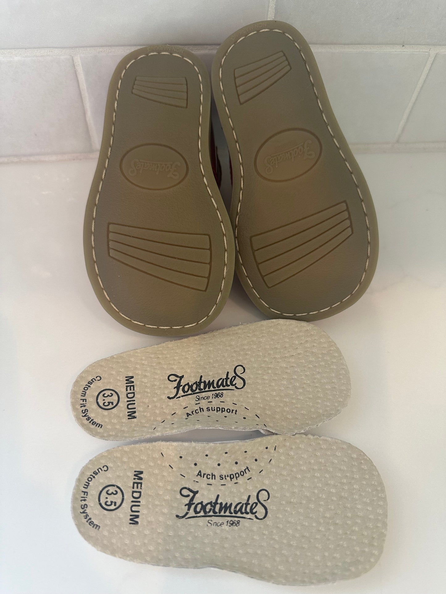 #104 Footmates girl 3.5 red patent leather shoe