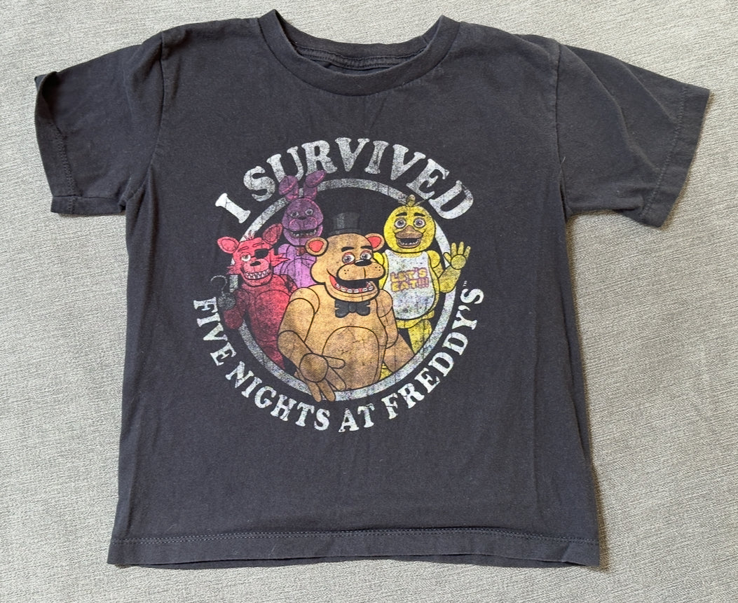 #186 Five Nights at Freddy's XS T-Shirt VGUC