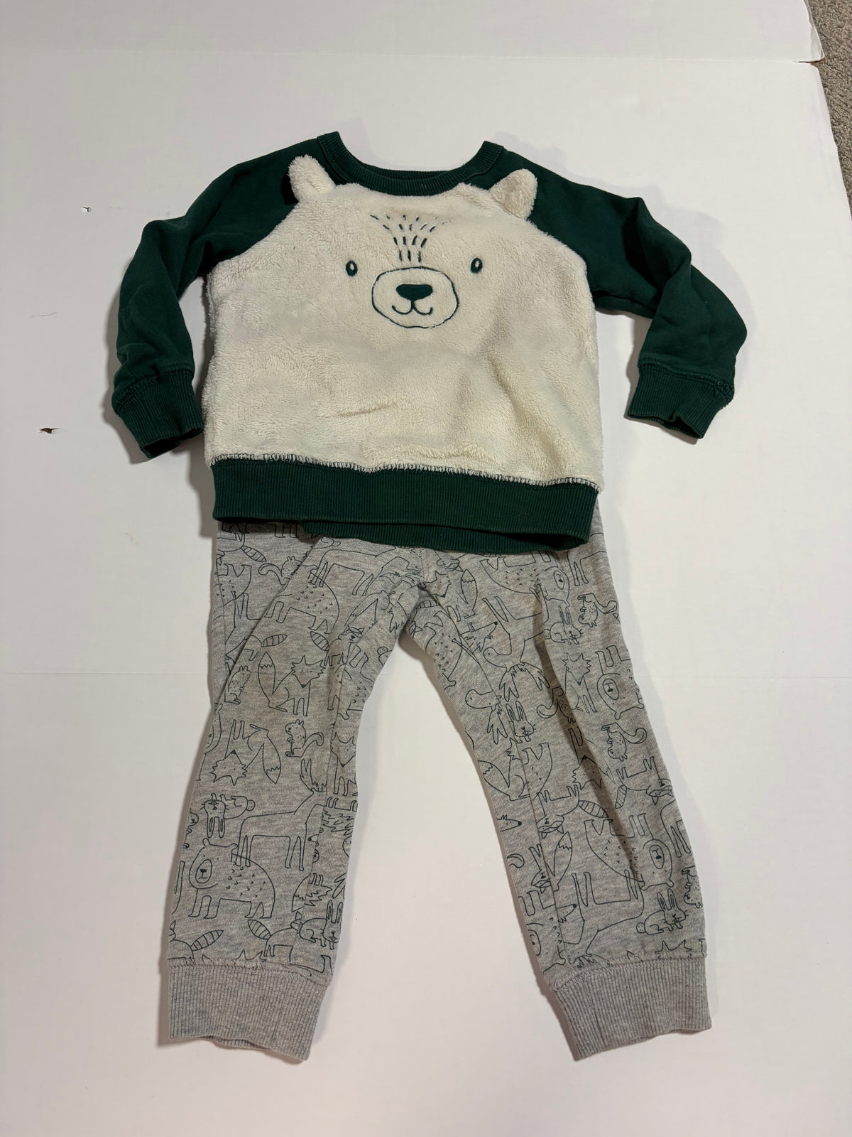 #27 Boys 2T Carters fleece sweatshirt + matching sweatpants