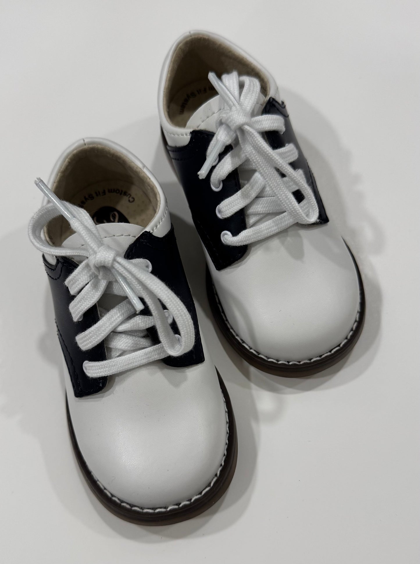 #38 Footmates 7 Boys White Navy Dress Shoes