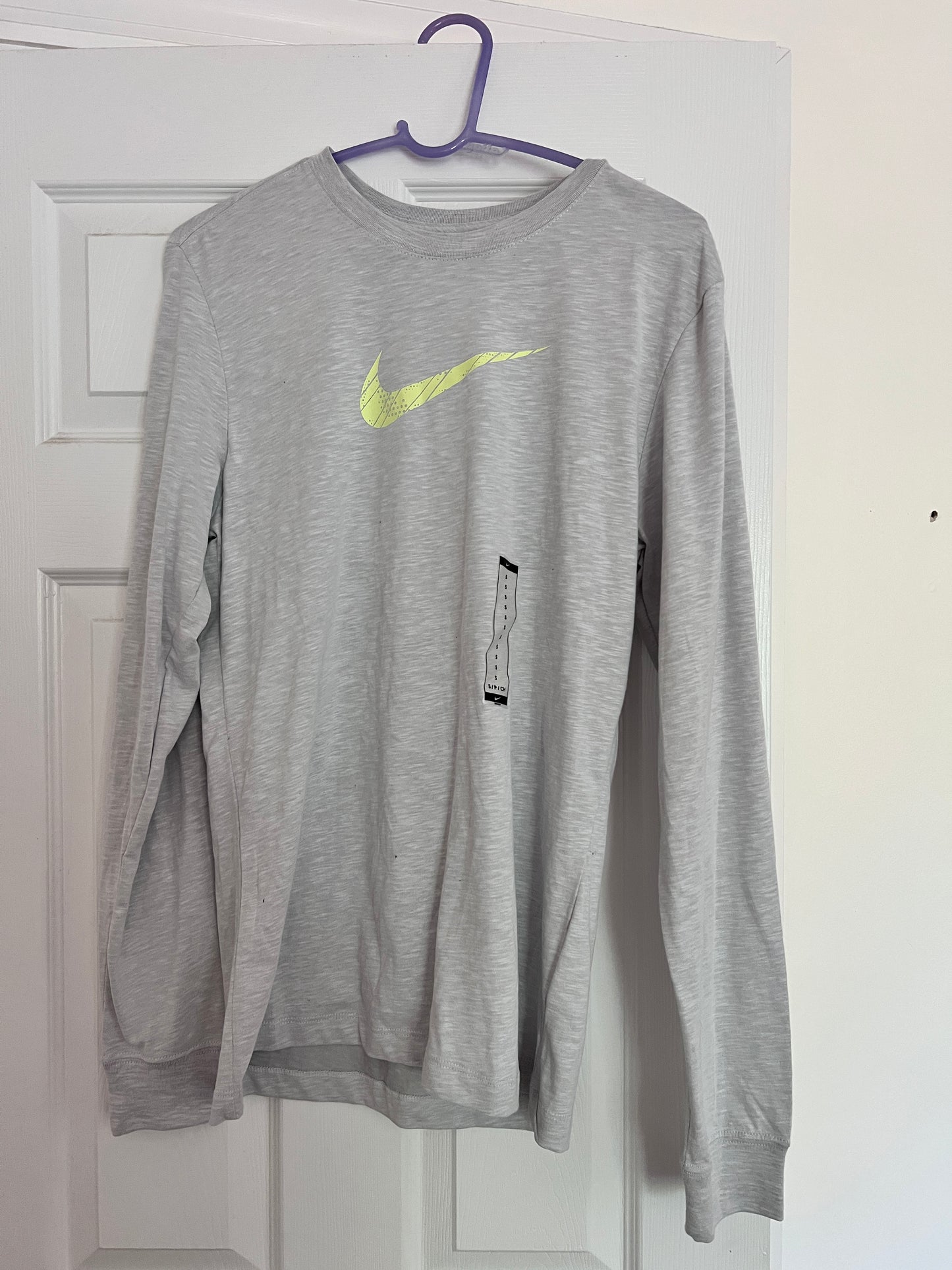 #176 - Men’s Nike shirt | NWT | S