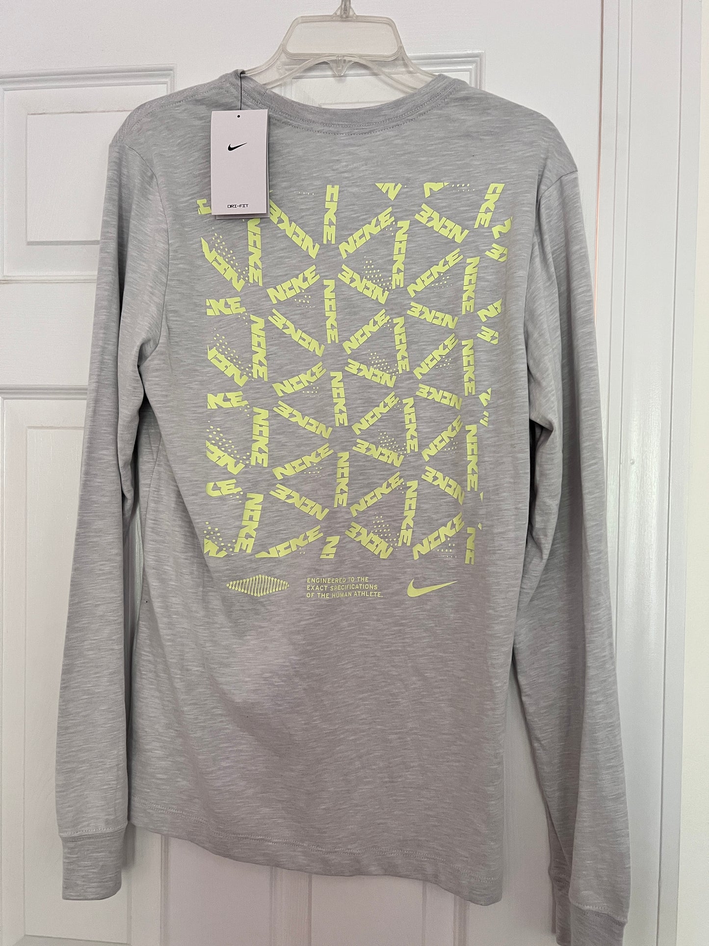 #176 - Men’s Nike shirt | NWT | S