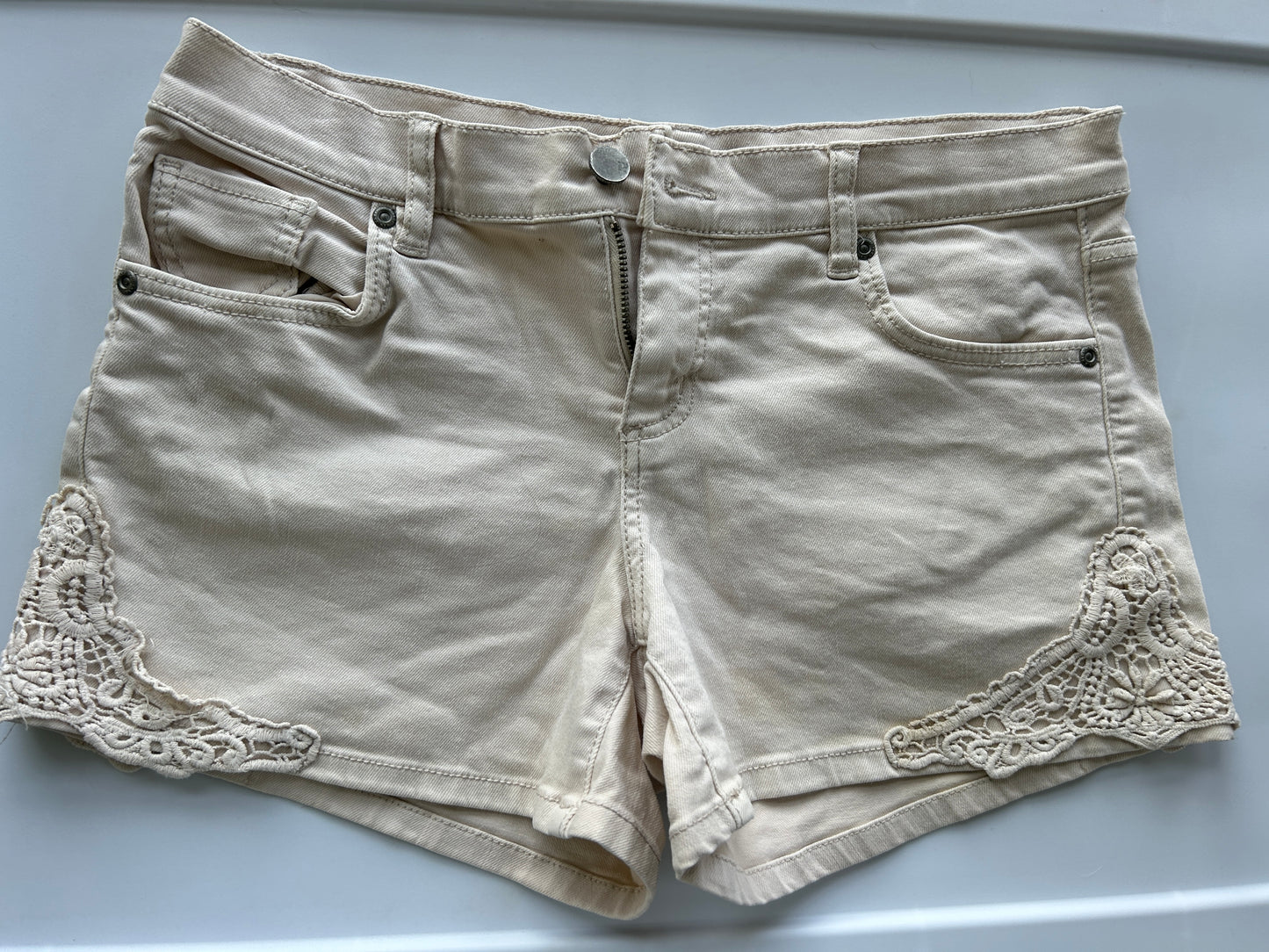 #34 women’s shorts size 4