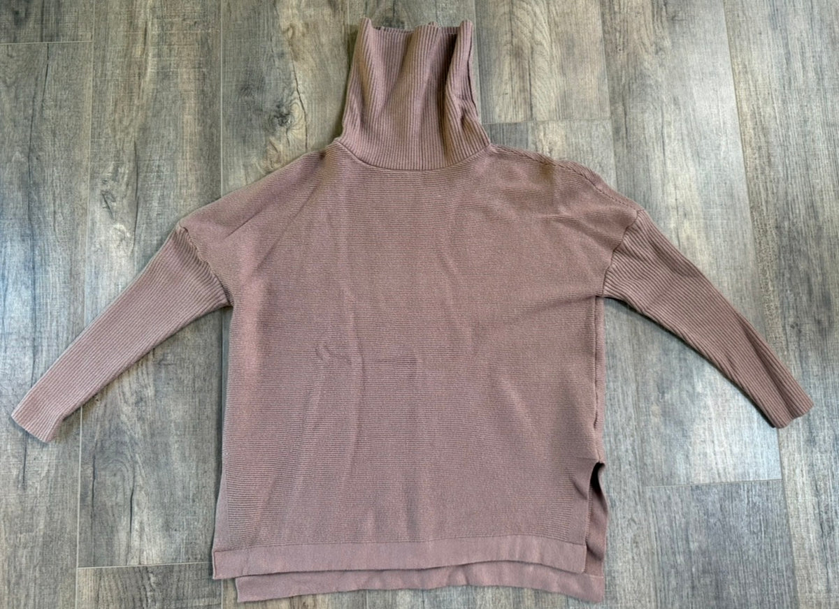 Seller 183- Women’s size medium ribbed sweater