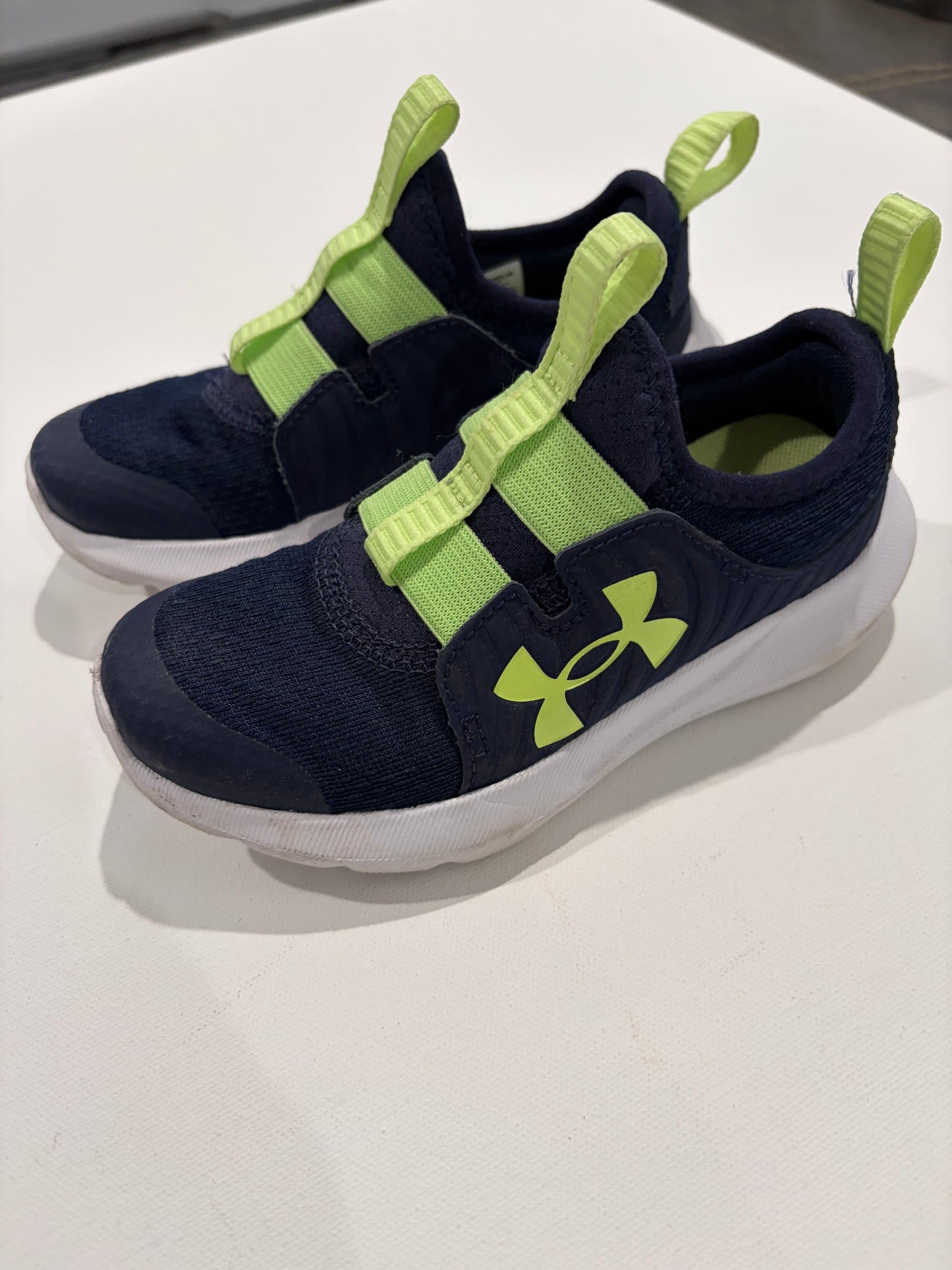#103 Size 11 Navy Blue Under Armor Shoes