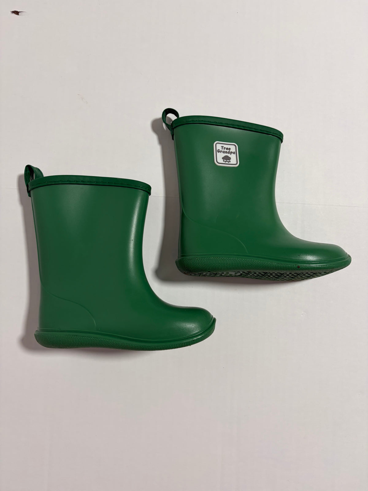 #27 Boys size 8 Tree Grandpa rainboots