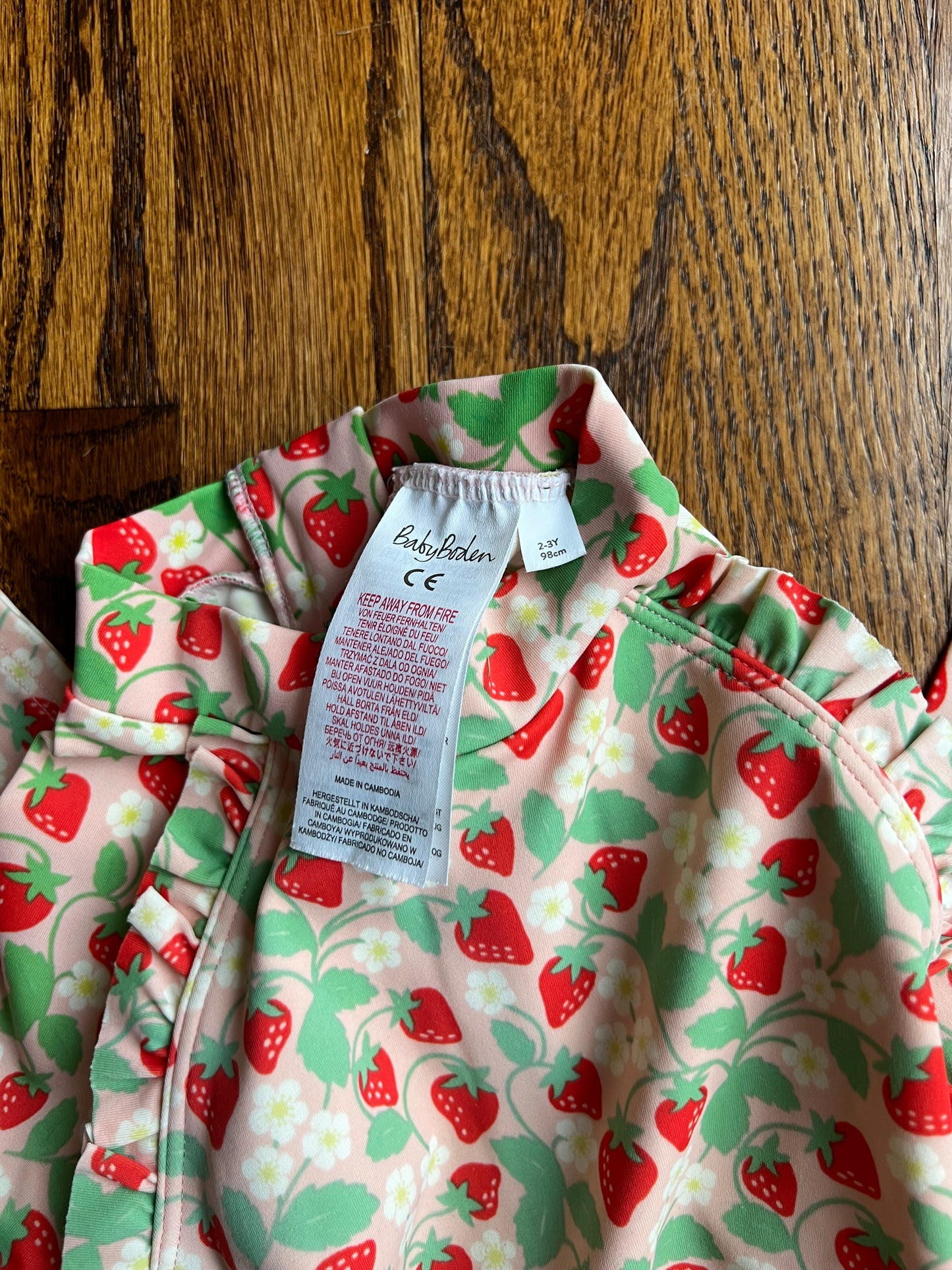 Seller #115 - Boden Girls 2-3Y Strawberry One Piece Zip Up Swimsuit, VGUC
