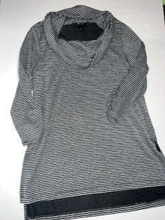#78 Ladies Large AB Studio gray striped tunic