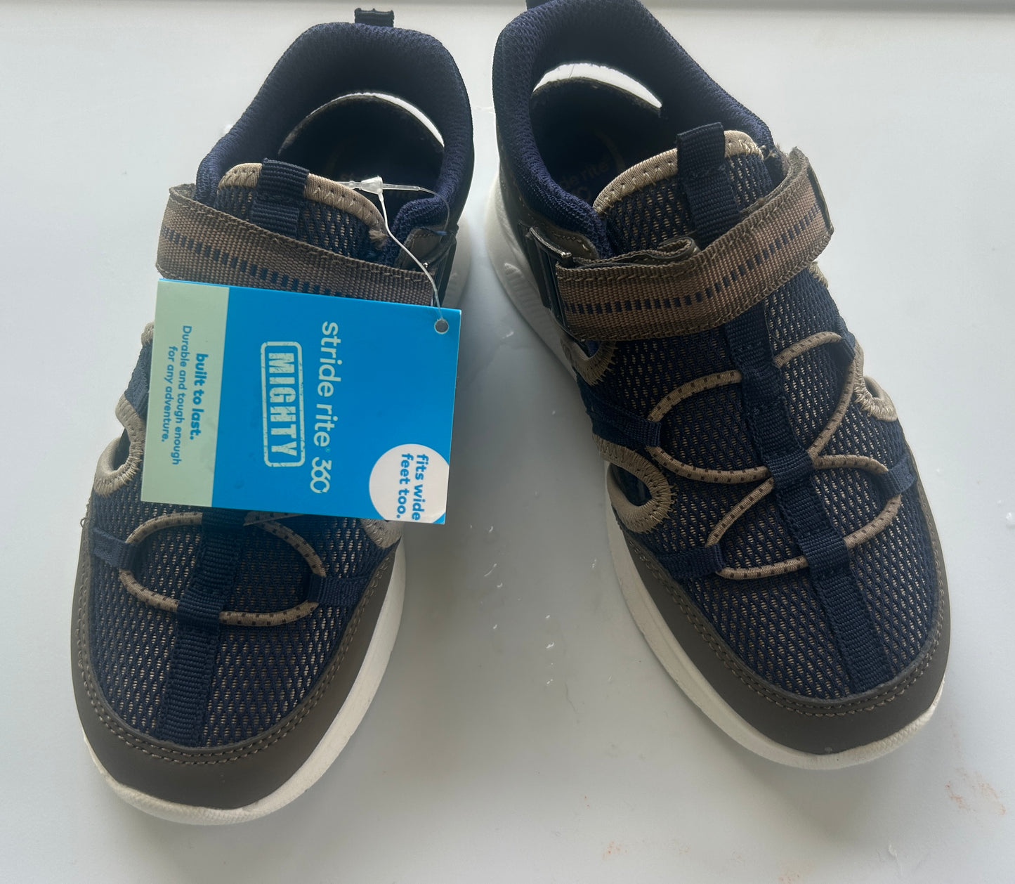 #34 NEW Stride Rite 360 shoes boys size 11 (kids)