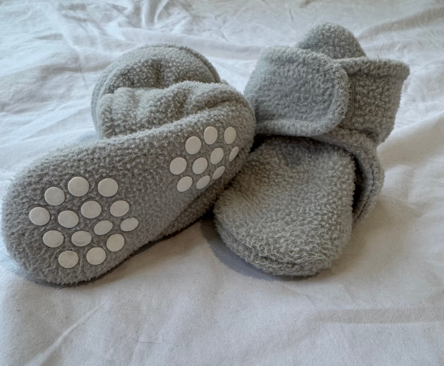 #113 Gender Neutral 0-6 month booties *reduced*
