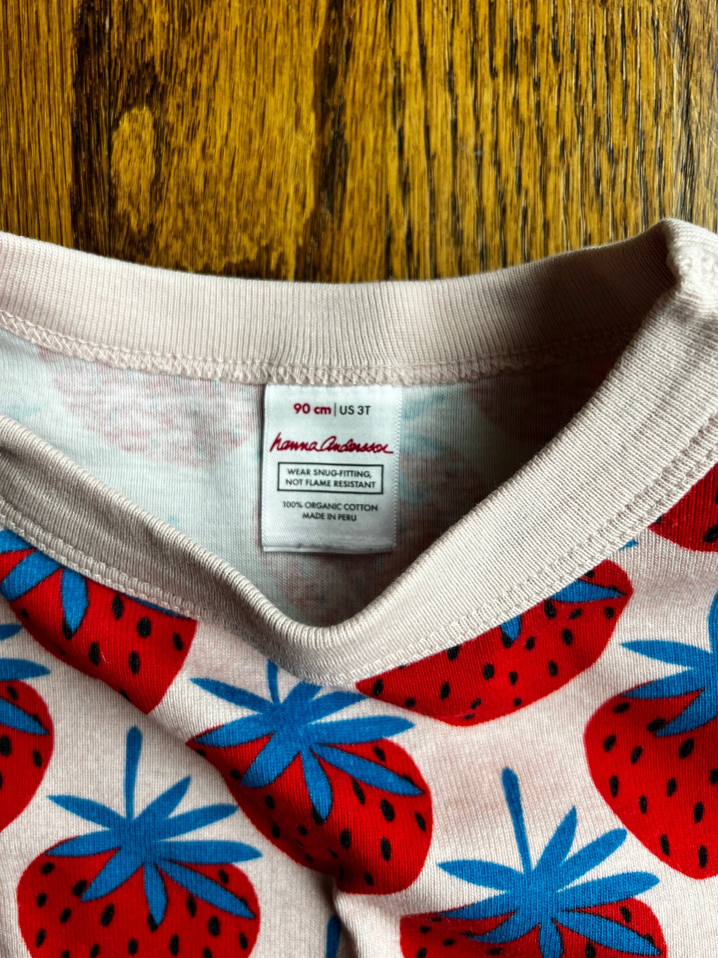 Seller #115 - Hanna Andersson Girls 3T / 90cm Pink Strawberry Pajamas (Organic Cotton), EUC