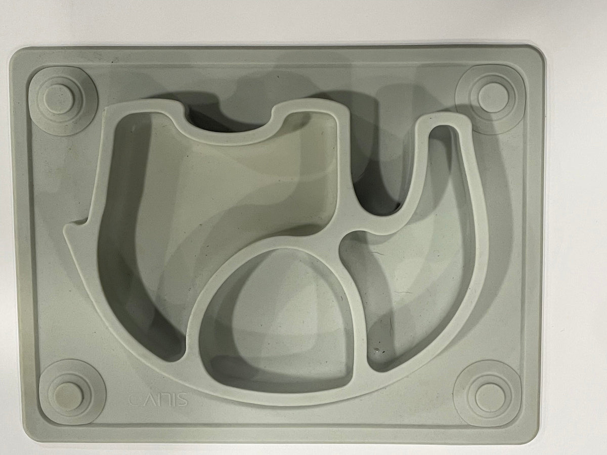 #83 SILIOVO Nonslip food tray