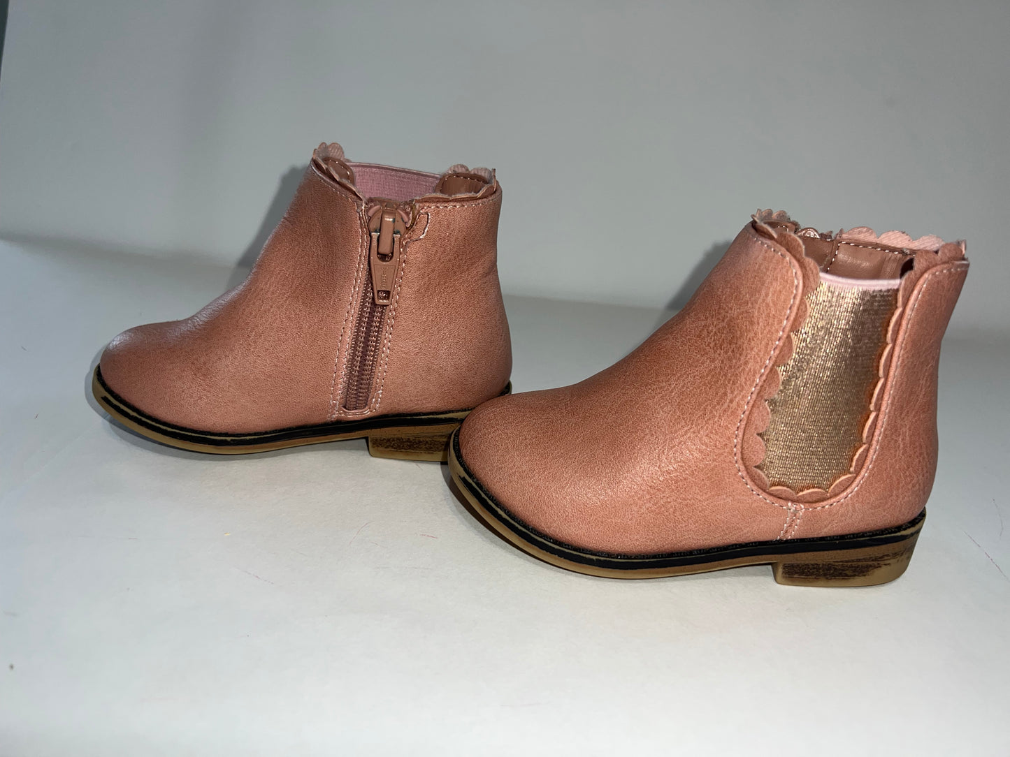 #78 girls 5c Cat and Jack pink boots