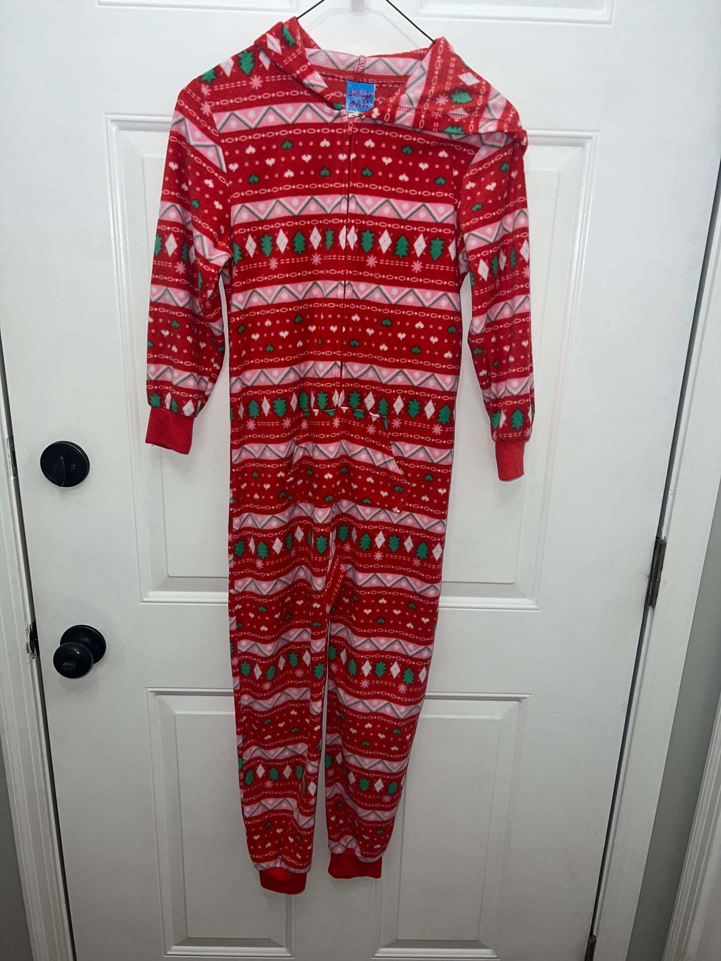 #78 girls 7/8 red fleece zip up christmas pajamas