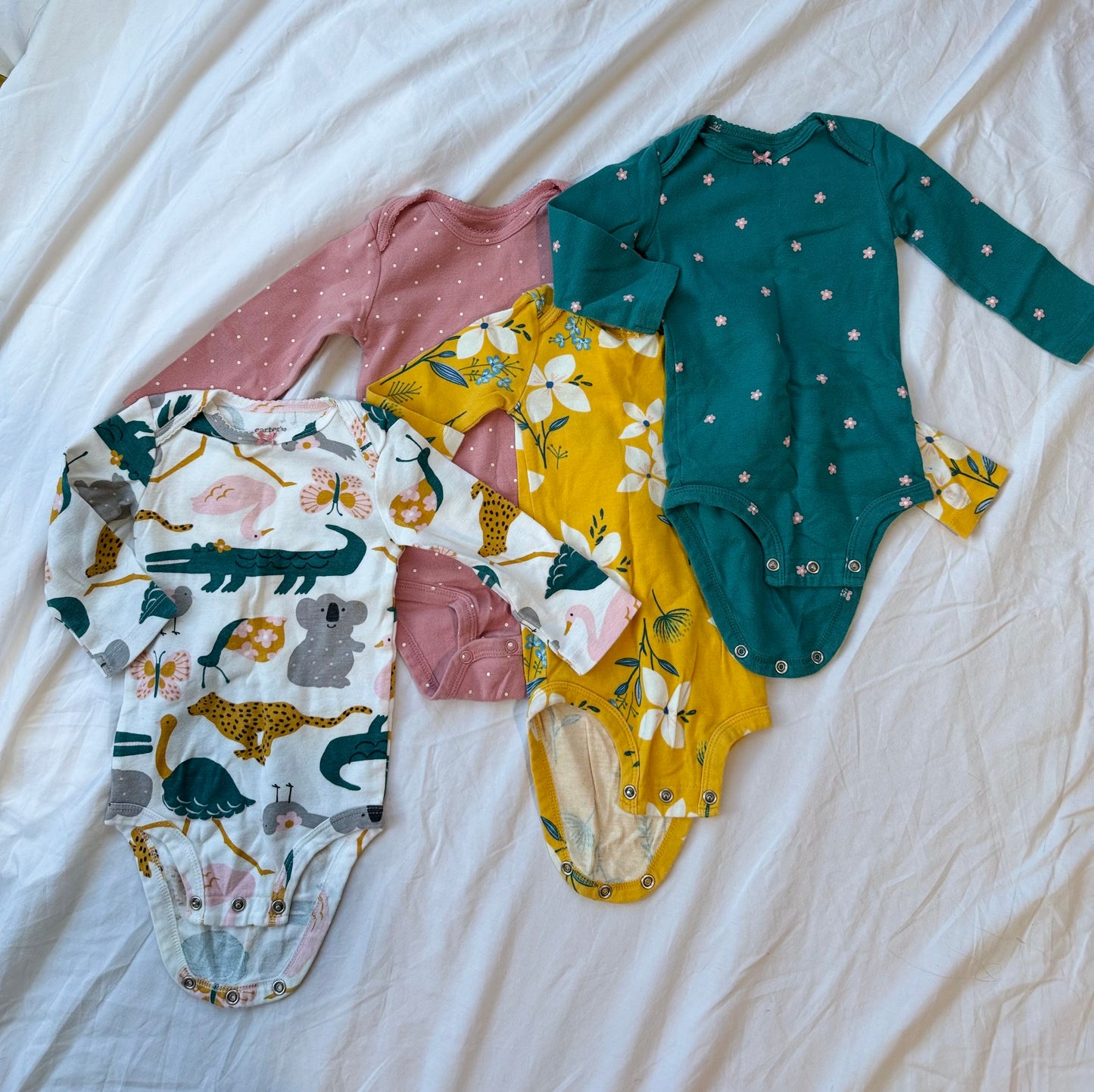 #113 girls long sleeve 9 month carters bundle