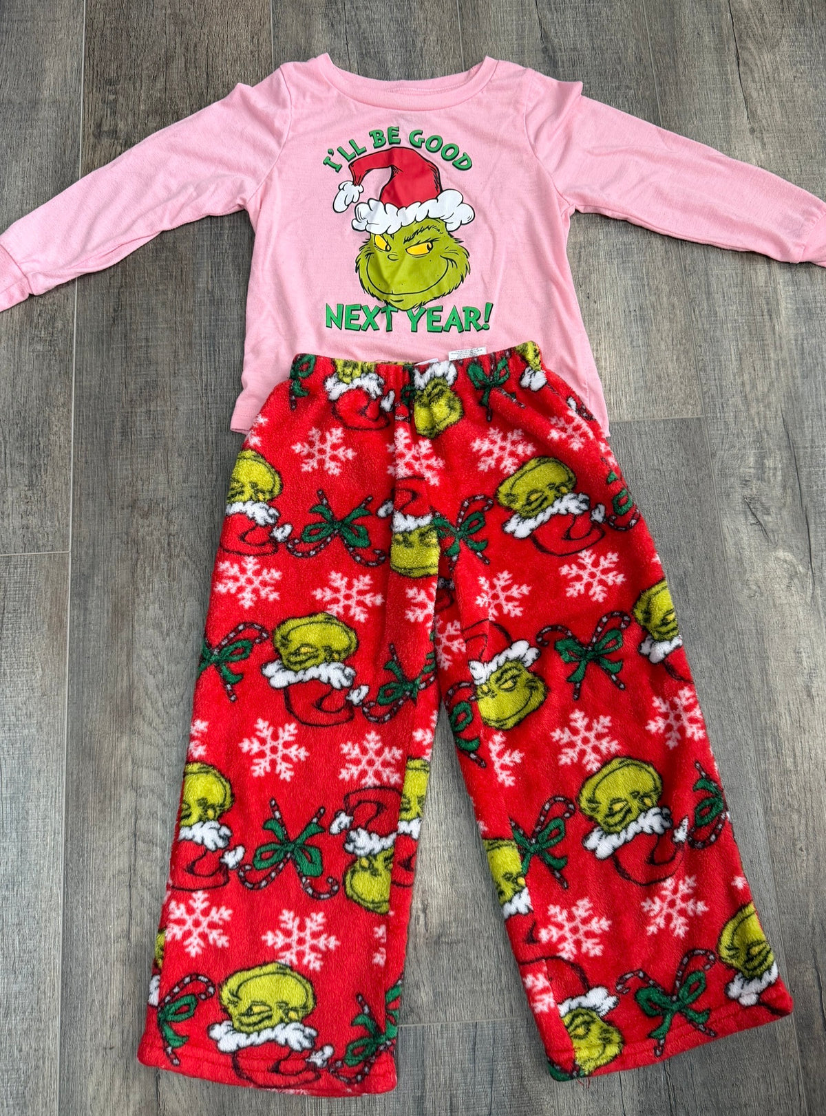 Seller 183- girls size 6 Grinch pajamas