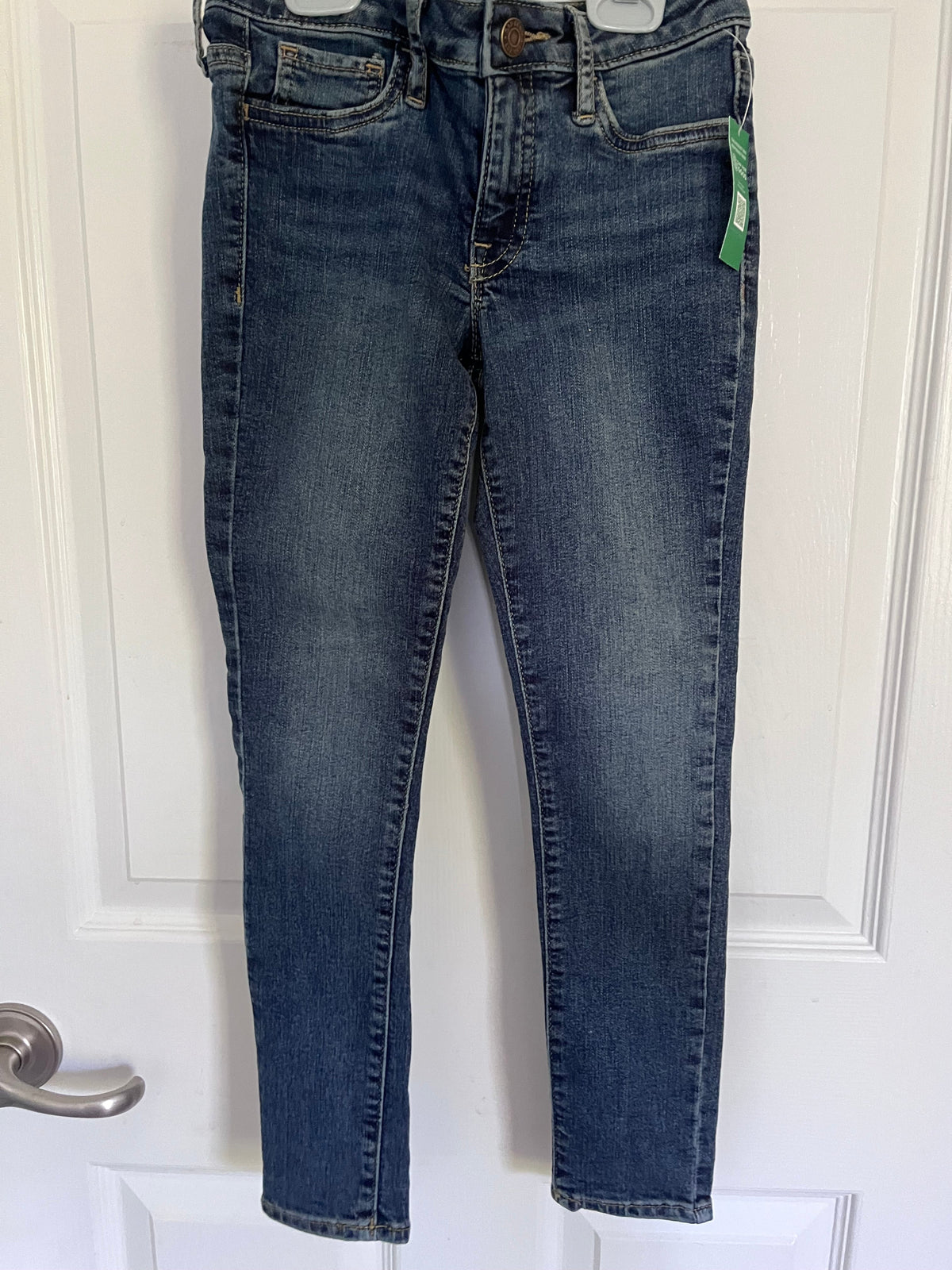 #125 Girls NWT Gap Kids skinny jeans Size 7