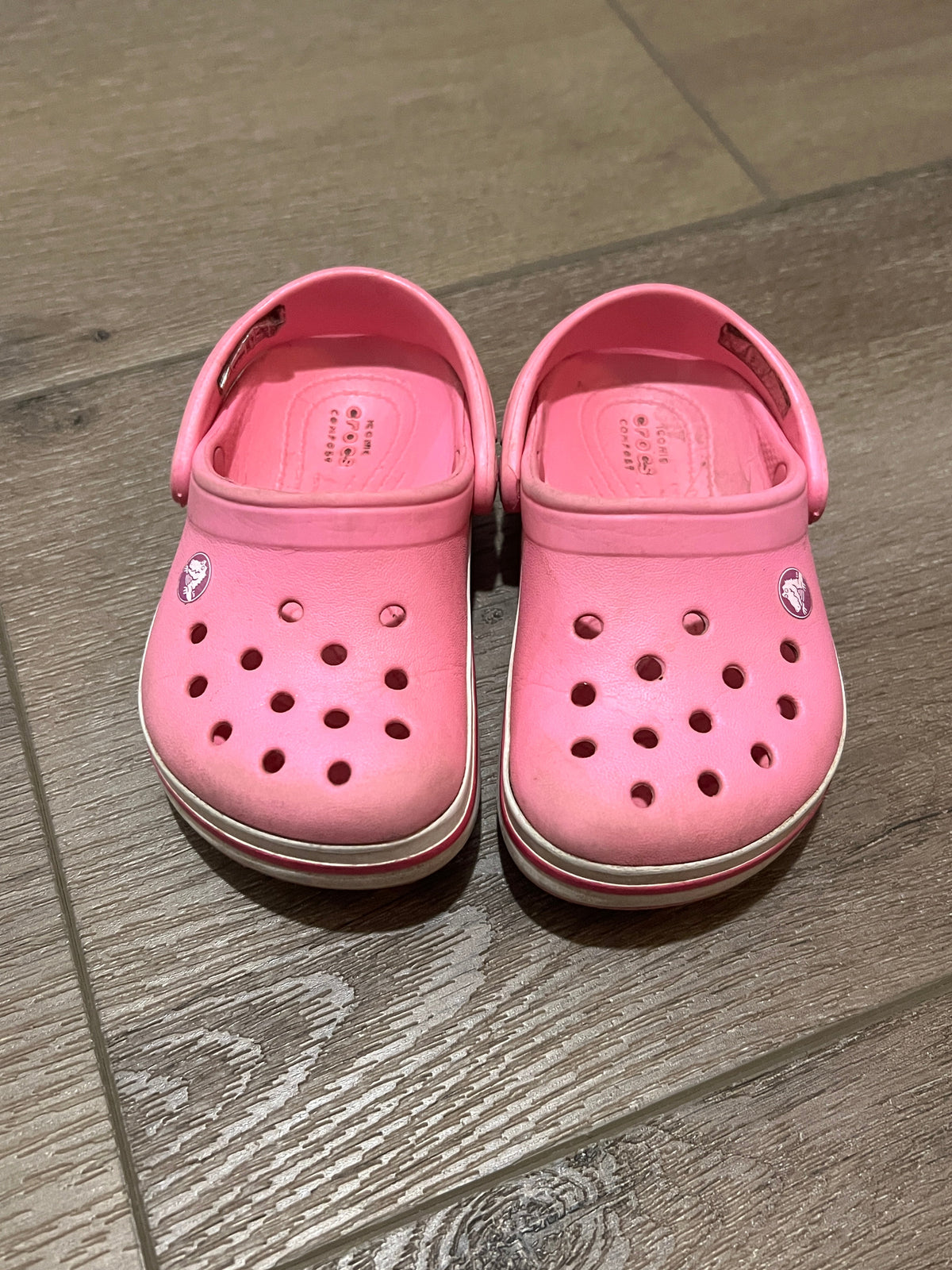 #90 Girls crocs, size 6