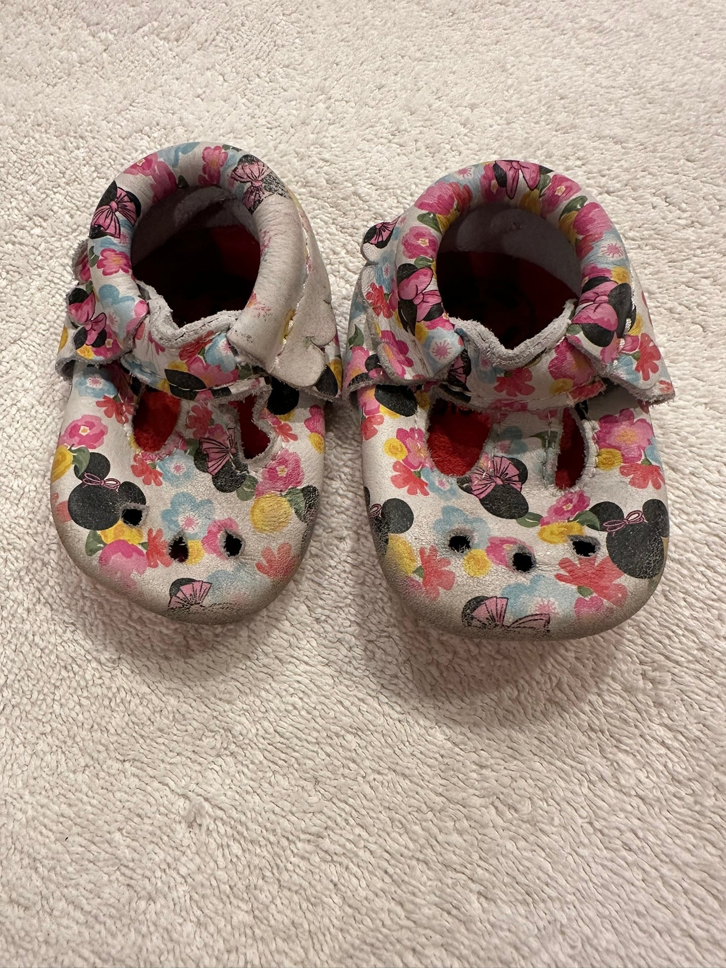 #85 Disney Baby x Freshly Picked Minnie Moccasins, Infant Girls 2