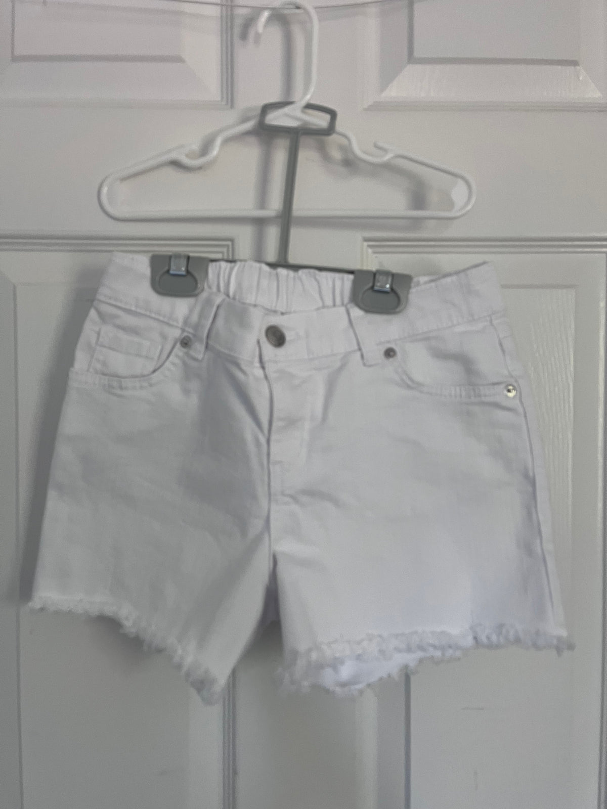#125 Girls Cat and Jack Denim Shorts Shorts Size 10-12