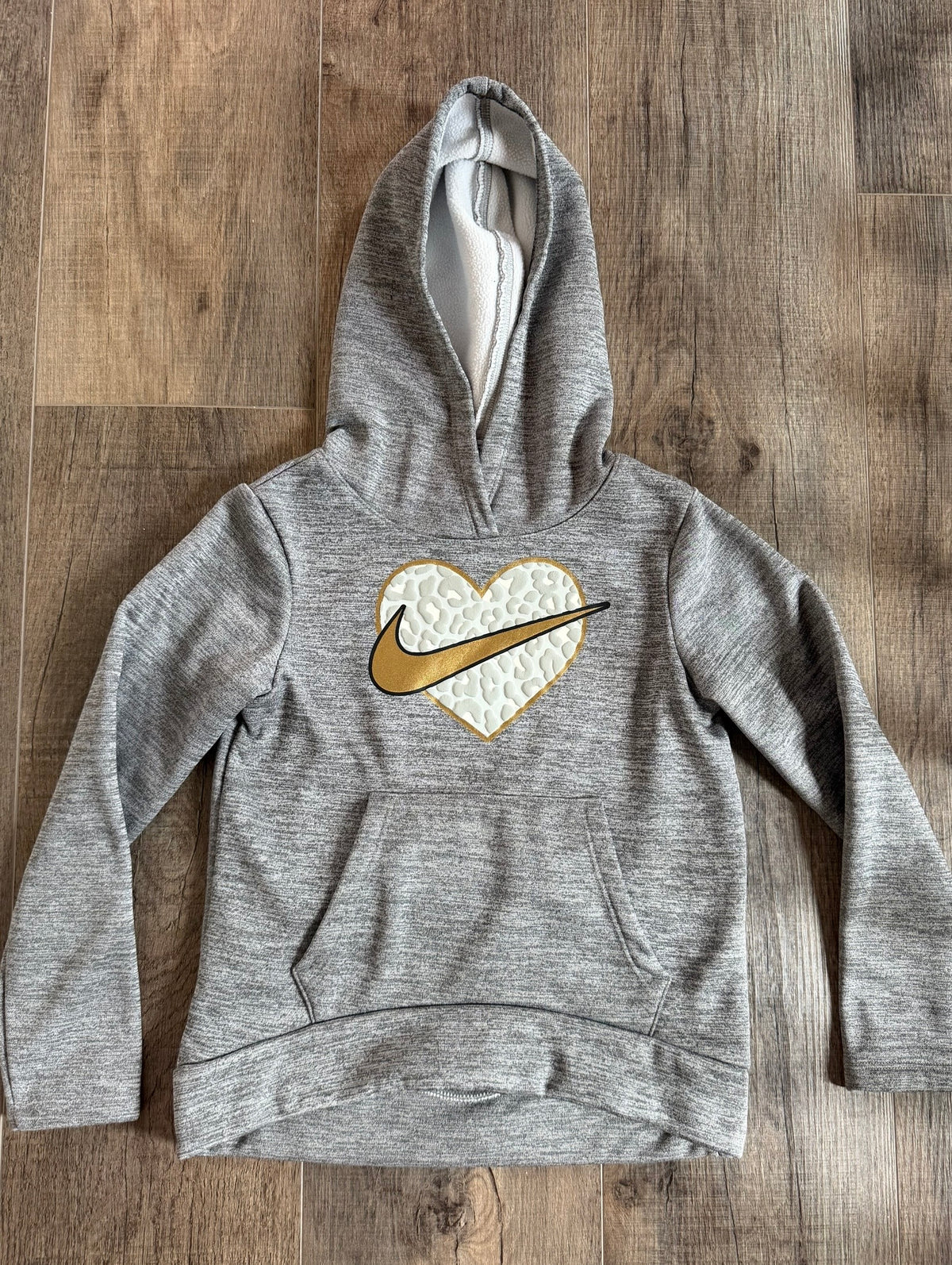 Seller 183- Girls Nike size 6 hoodie