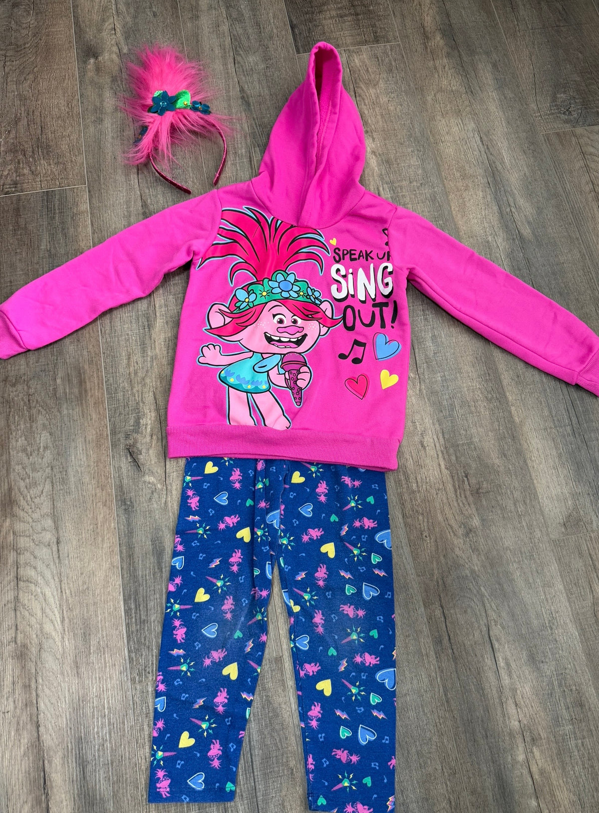 Seller 183- Girls size 6 Poppy sweatsuit