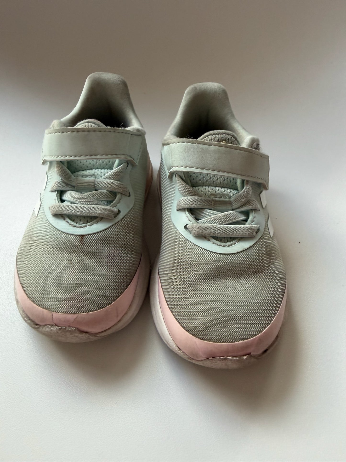 #117, Girls shoes 7c, Adidas mint green gym shoes, VGUC