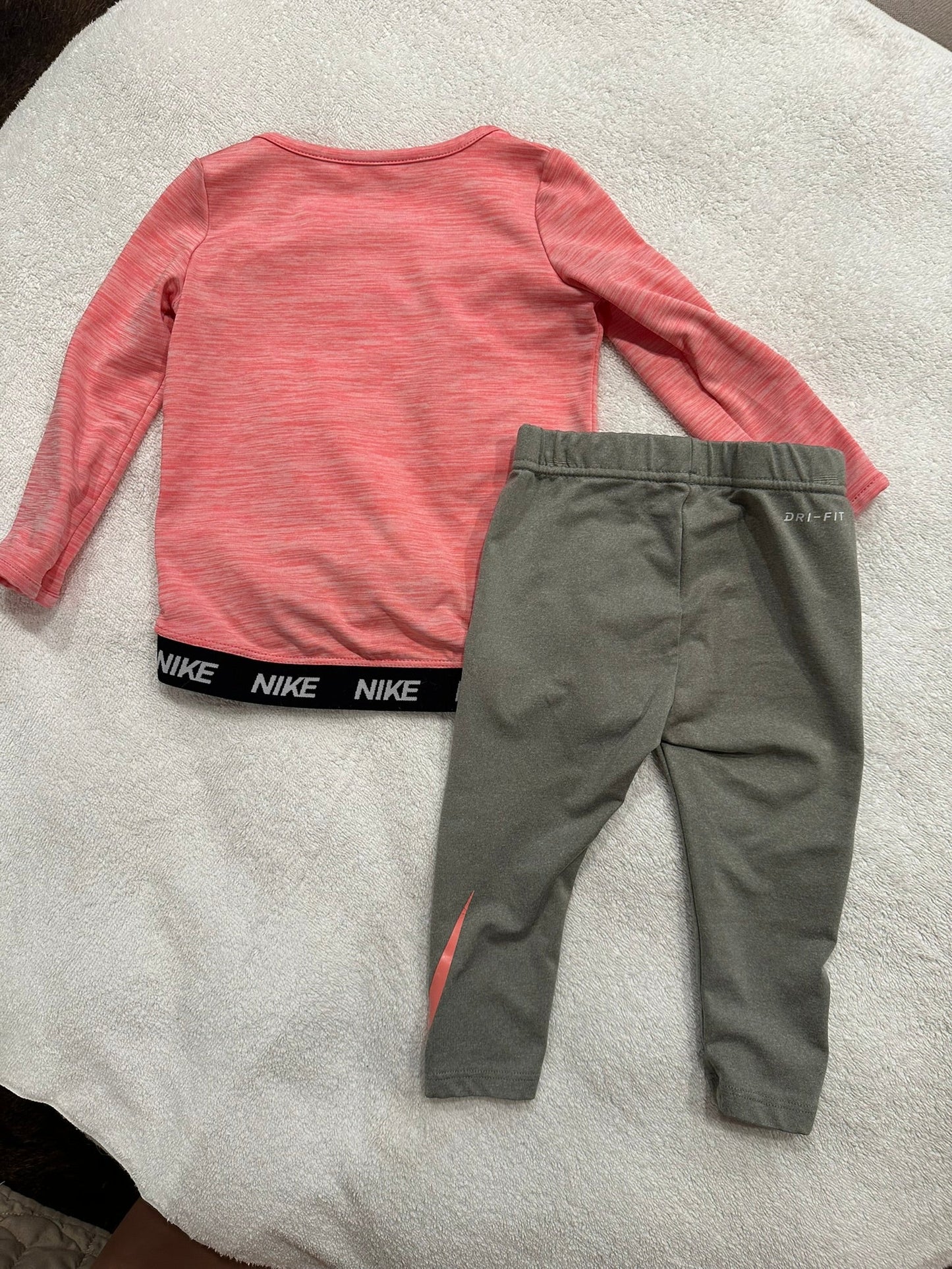 #85 REDUCED Nike Dryfit Matching Set Pink top and Green Leggings, Infant Girls 18m